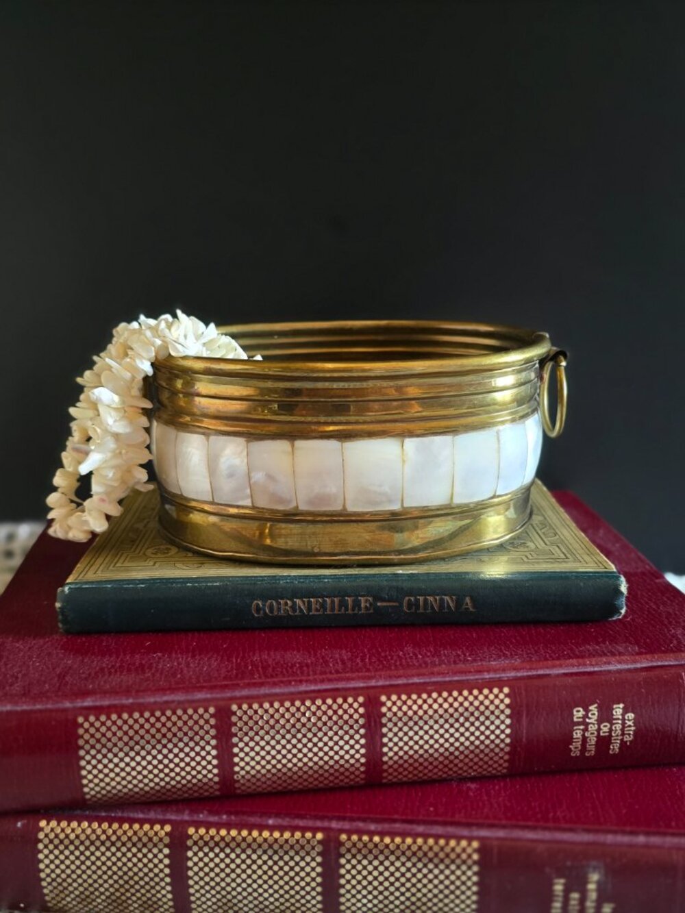 Brass hinged basket with mother of pearl inlay - 1970 made in India
